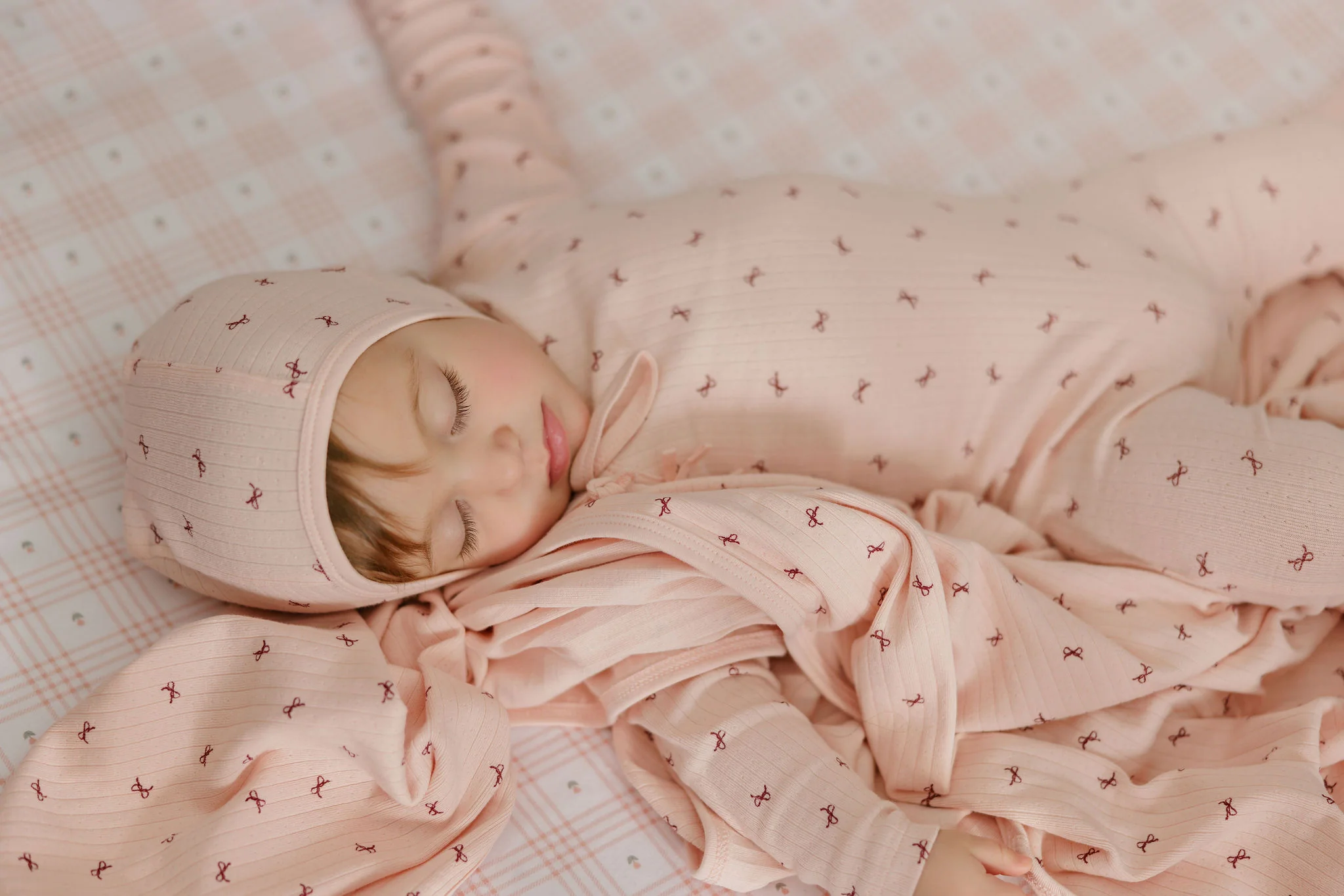 Aurora Bow Pattern Collection Layette Set - Pink - Image 3