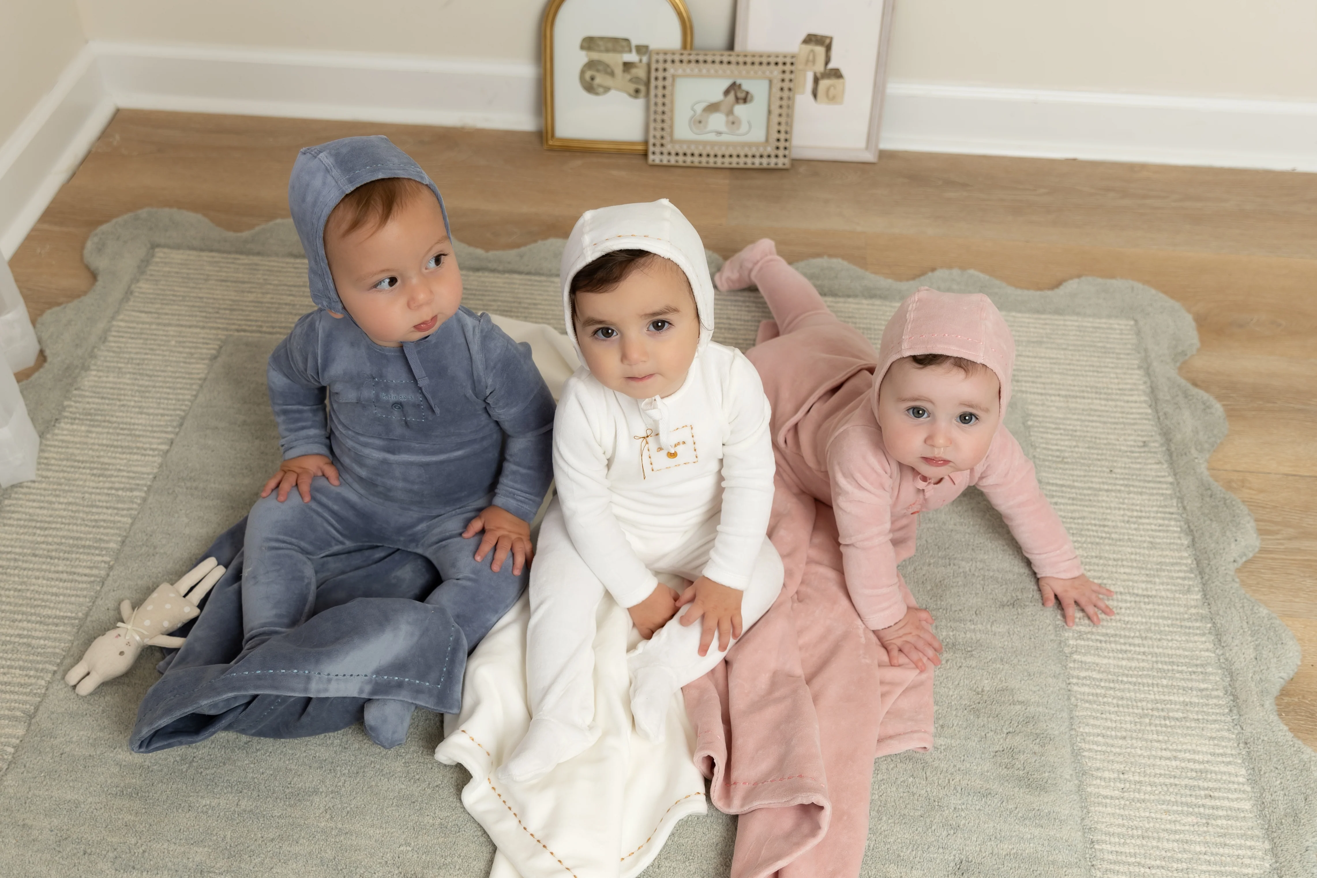 Bee & Dee Cute As A Button Footie And Bonnet - Satin Pink - Image 2