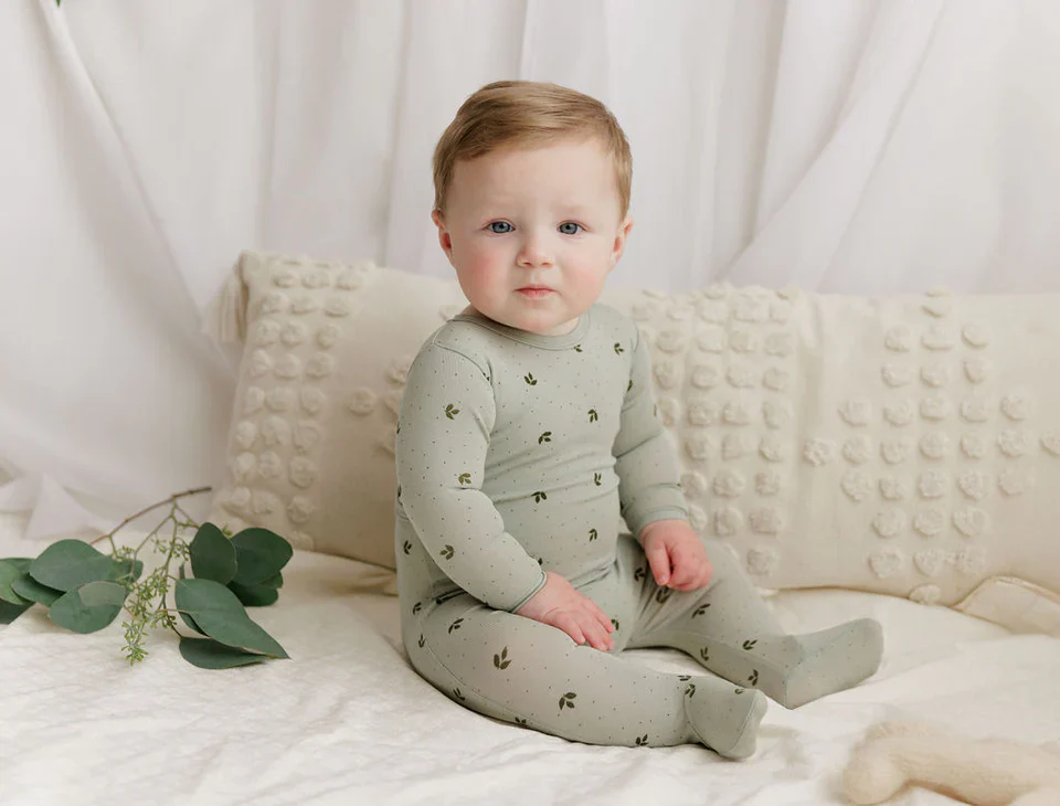 Bonjoy Scattered Leaf Print Footie - Green - Image 2