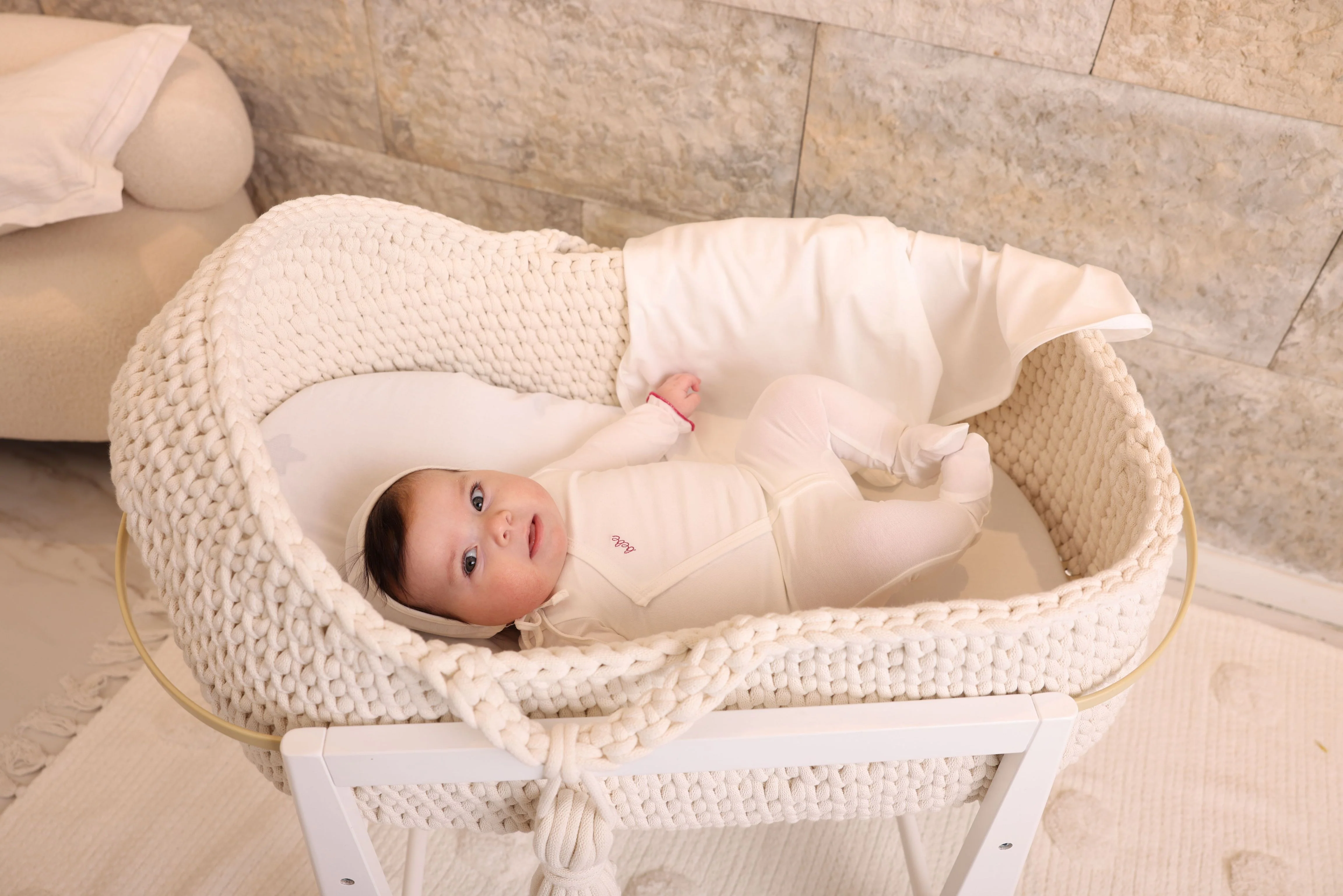 Bubani Bebe Collection Girls Footie And Hat - White - Image 2