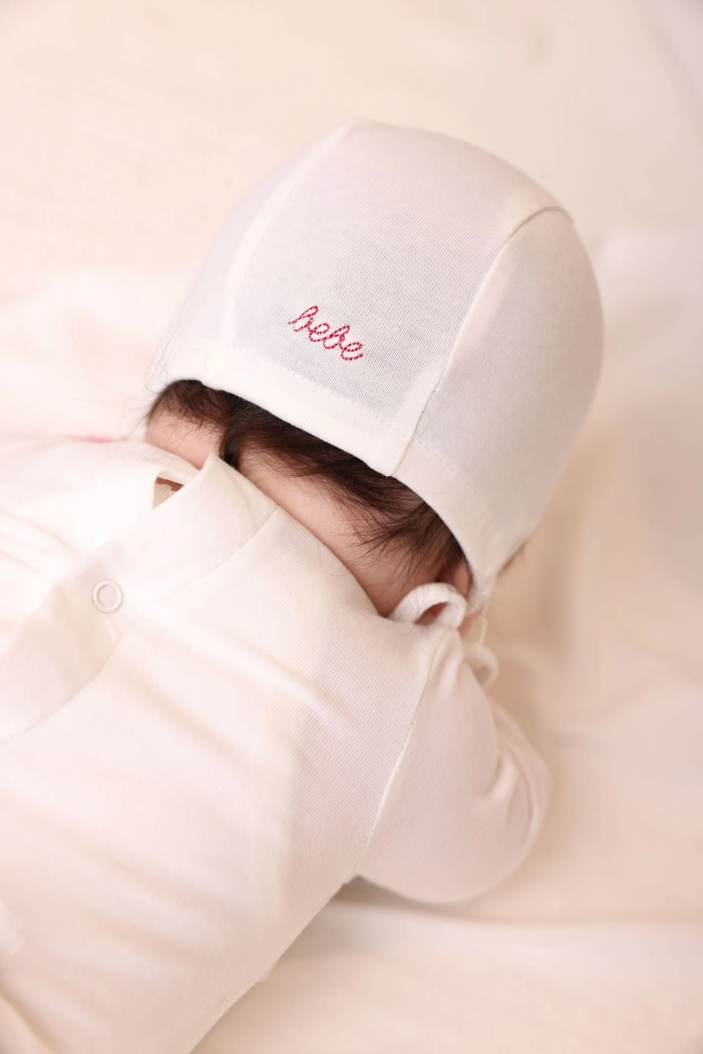 Bubani Bebe Collection Girls Footie And Hat - White - Image 4