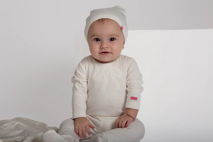 Cadeau Bow Embossed Footie & Beanie - Girls - Image 3