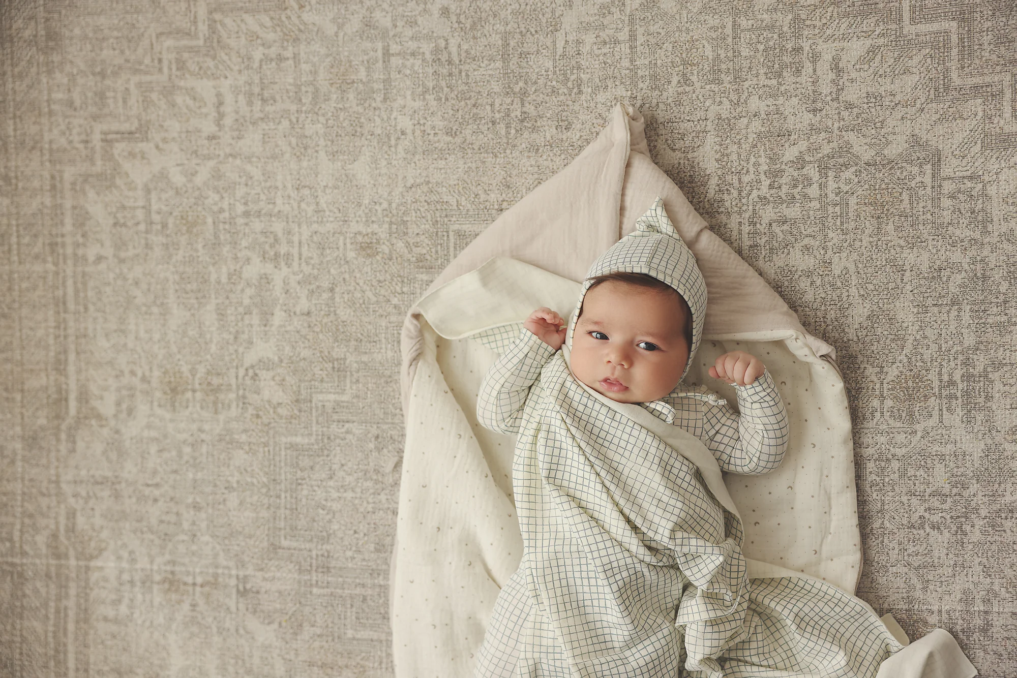 Lil Legs Grid Footie & Bonnet - Cream/Blue - Image 2