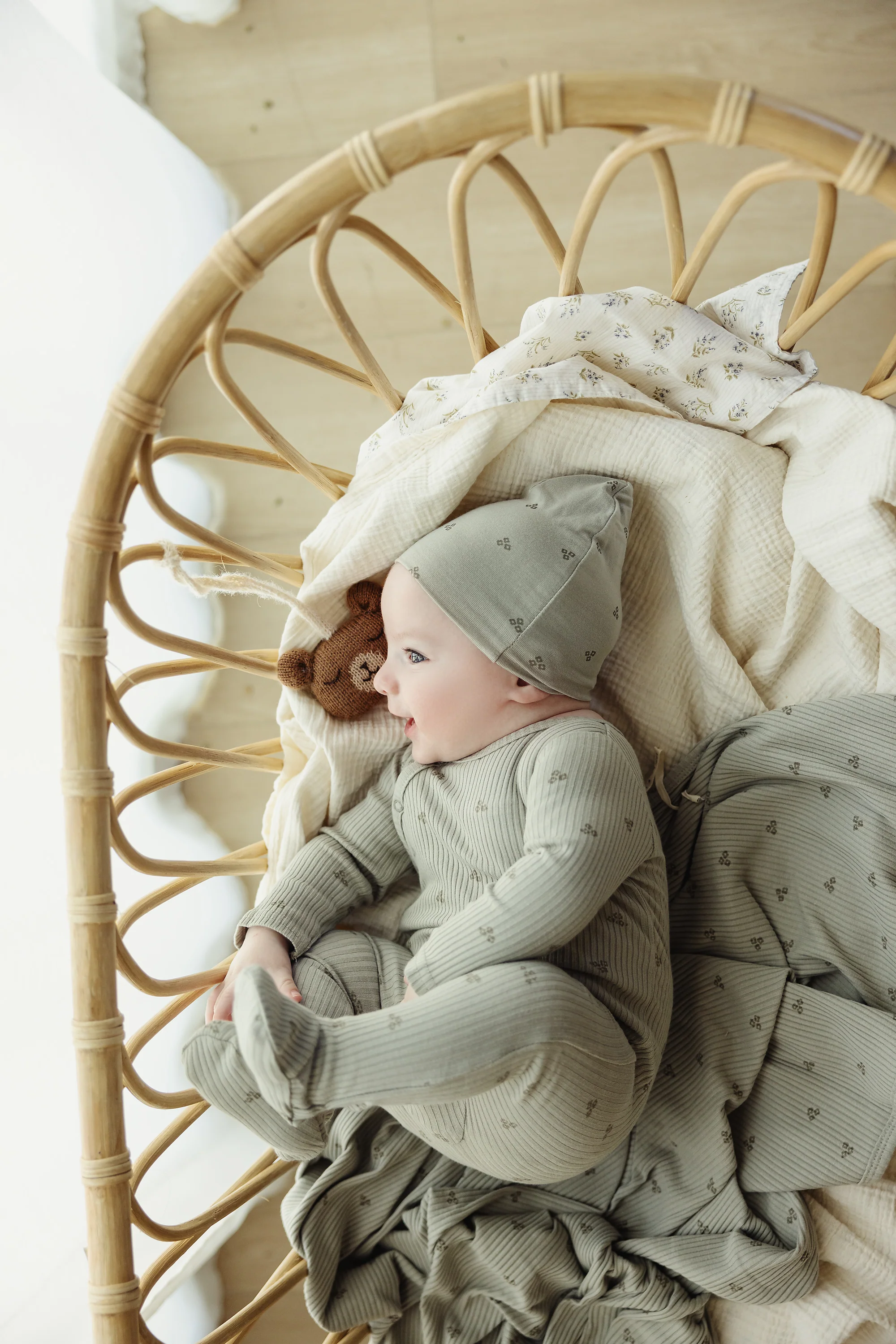 Lil Legs Side Snap Flower Footie & Bonnet - Sage - Image 2