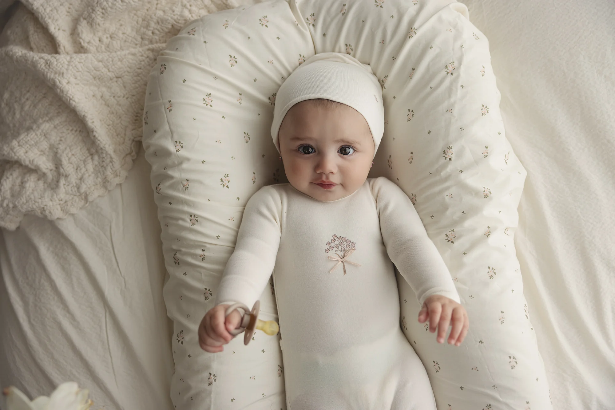 Lilette Bouquet Graphic Footie And Hat Set - Cream - Image 3
