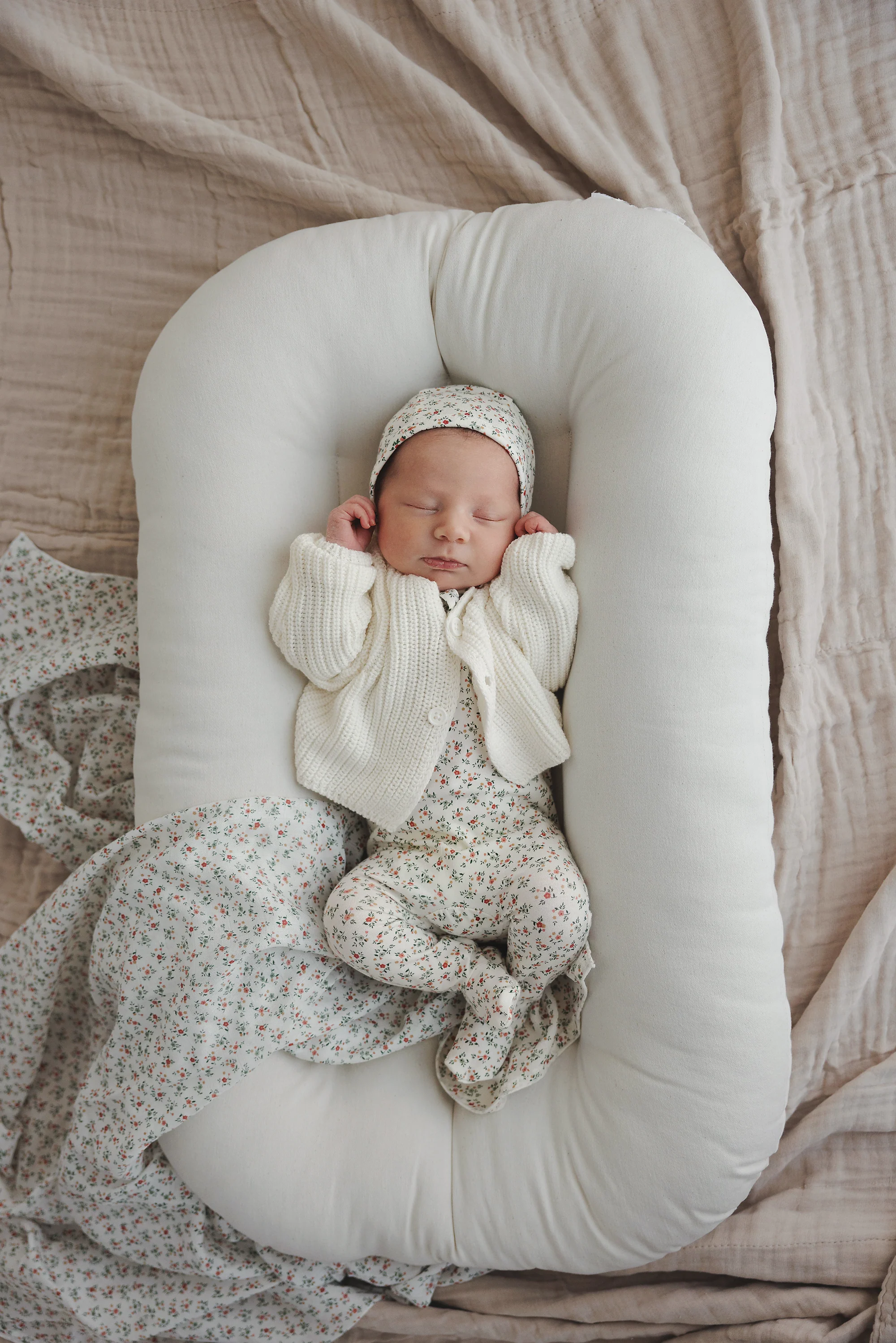 Lilette Chunky Knit Shrug and Bonnet - Winter White - Image 2
