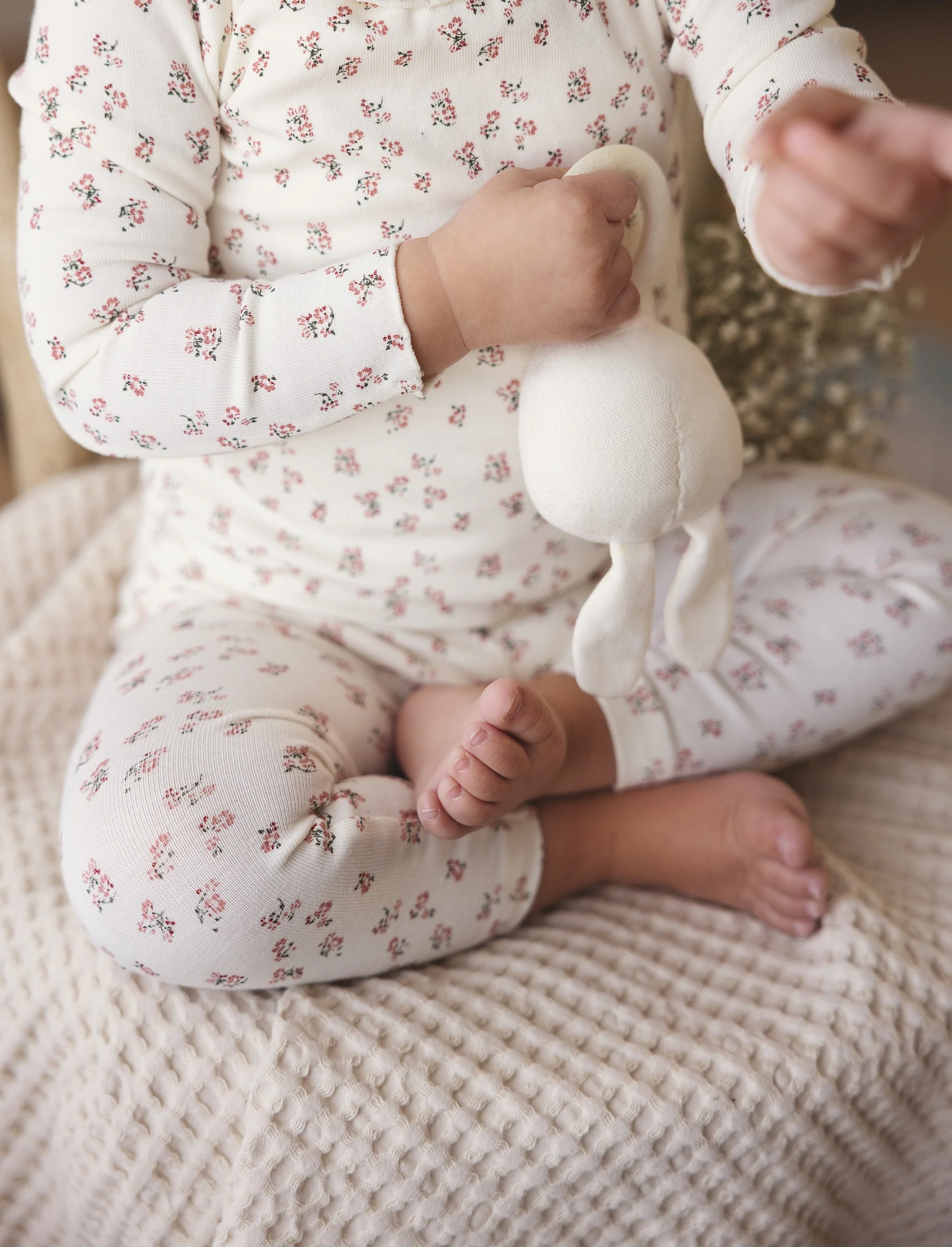 Lilette Vintage Floral Footie & Beanie Set - Cream - Image 2