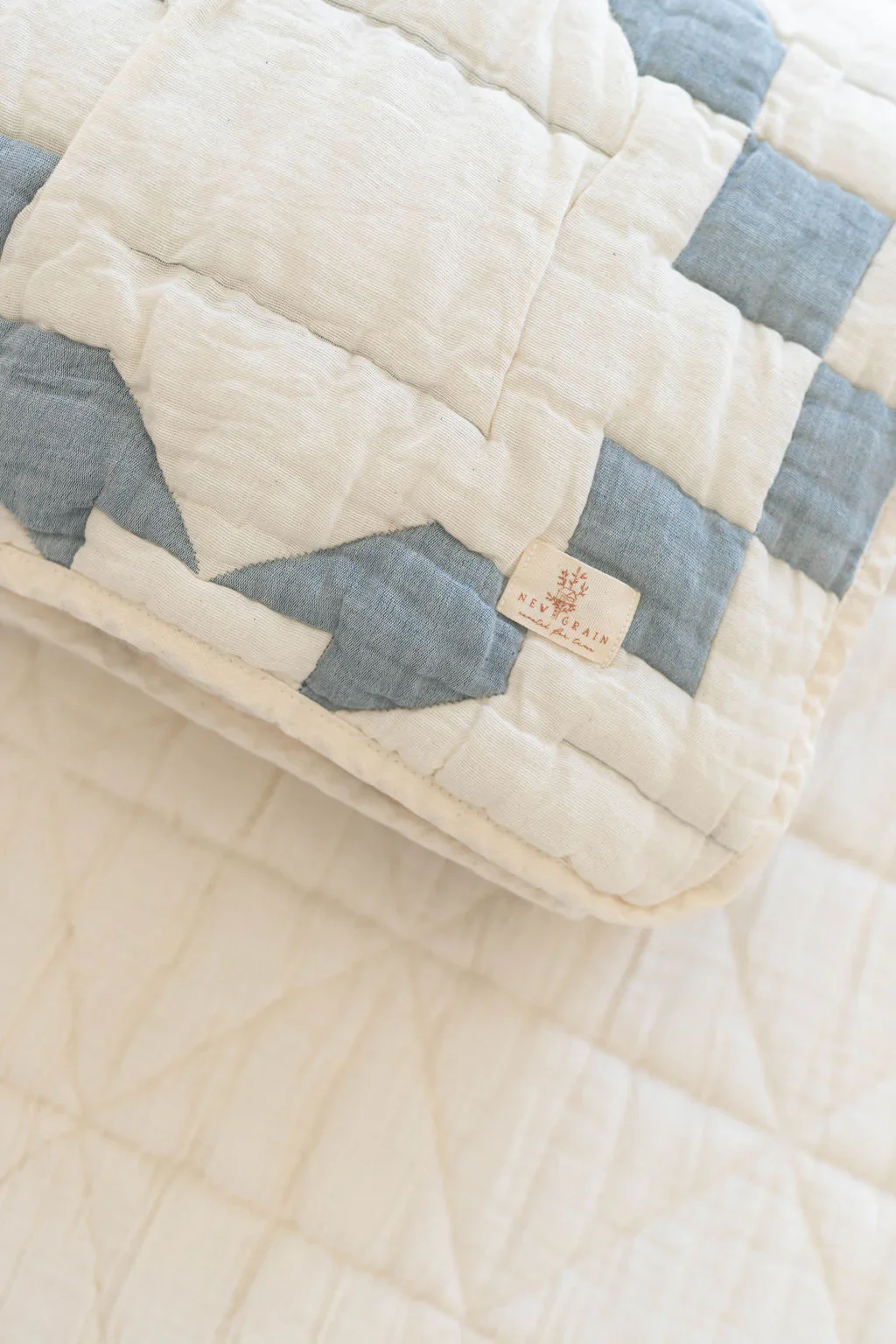 New Grain Cottage Quilt - Bluebell - Image 2