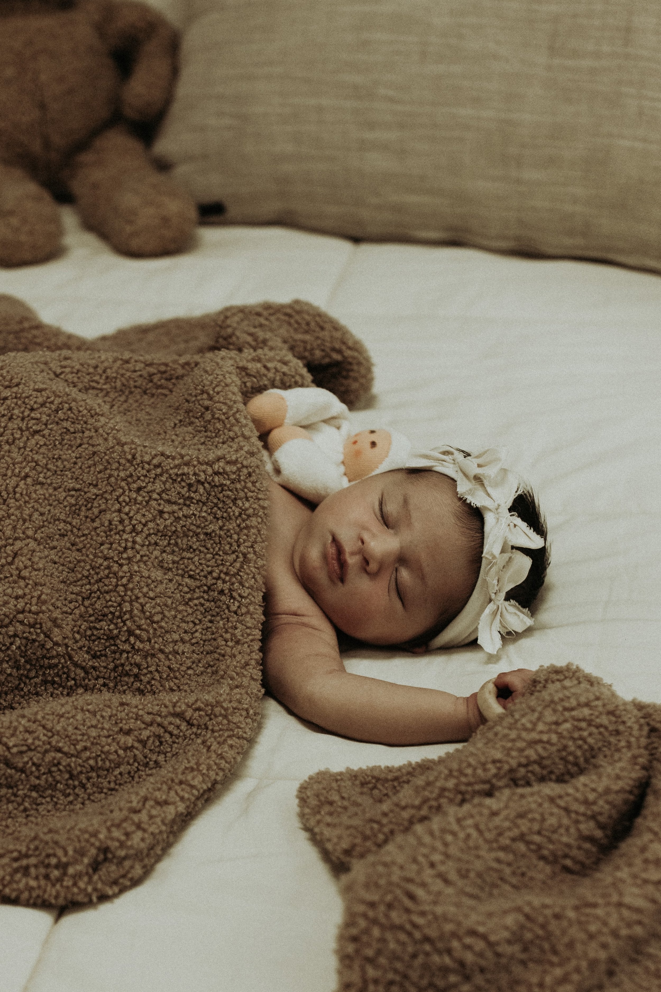 Peluche Teddy Fur Teether - Birch - Image 2