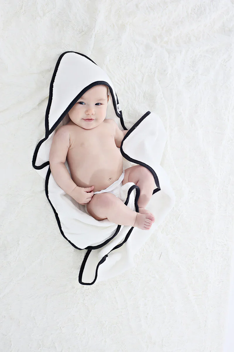 Lil Legs Outline Hooded Towel - Image 3
