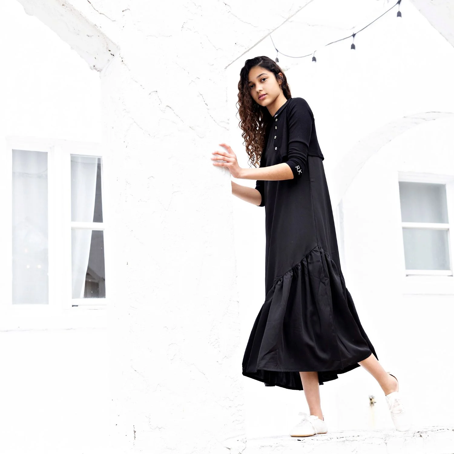 Retro Kid Emery Slanted Tier Collar Maxi Dress - Black - Image 3