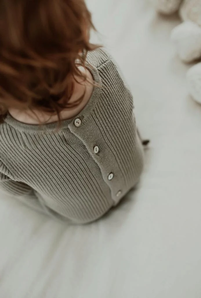Tan knit Bow Footie & Bonnet - Image 2