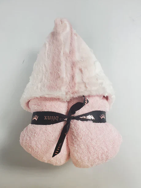 Winx & Blinx Ombre Pink Hooded Towel